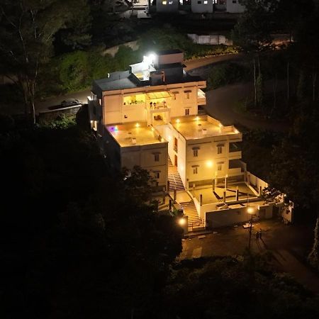 Hotel Peppers Yercaud Bagian luar foto