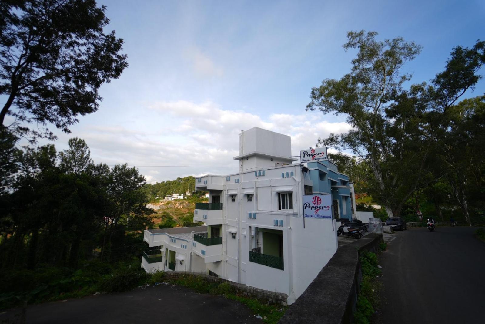 Hotel Peppers Yercaud Bagian luar foto