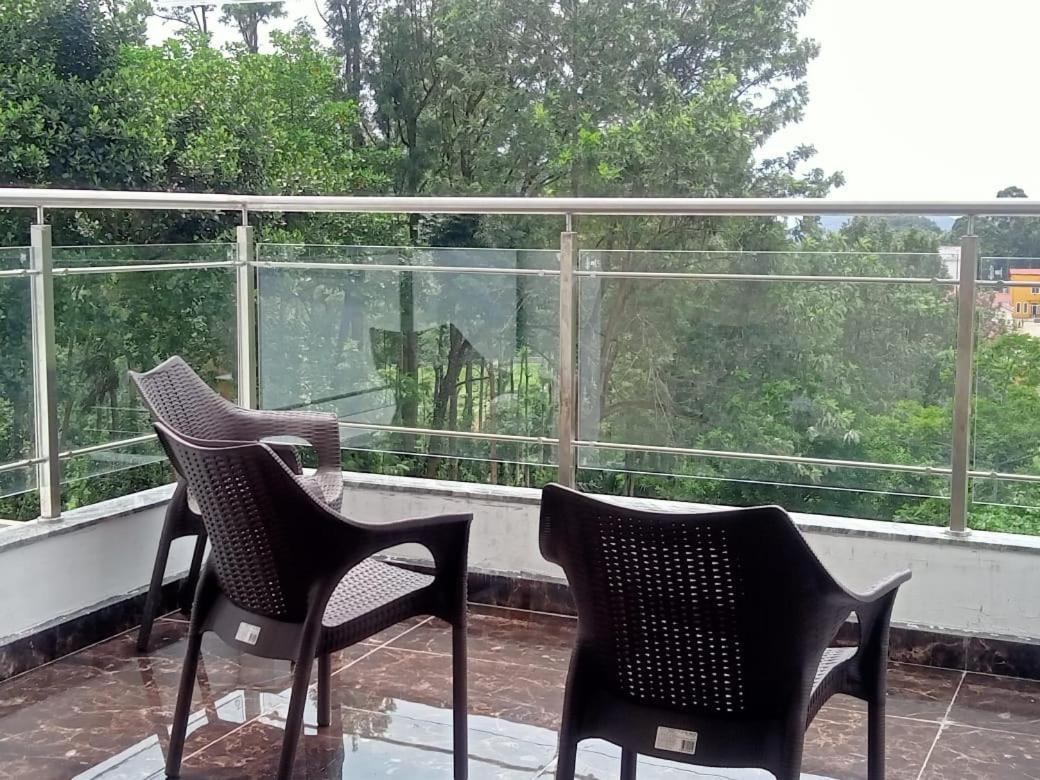 Hotel Peppers Yercaud Bagian luar foto